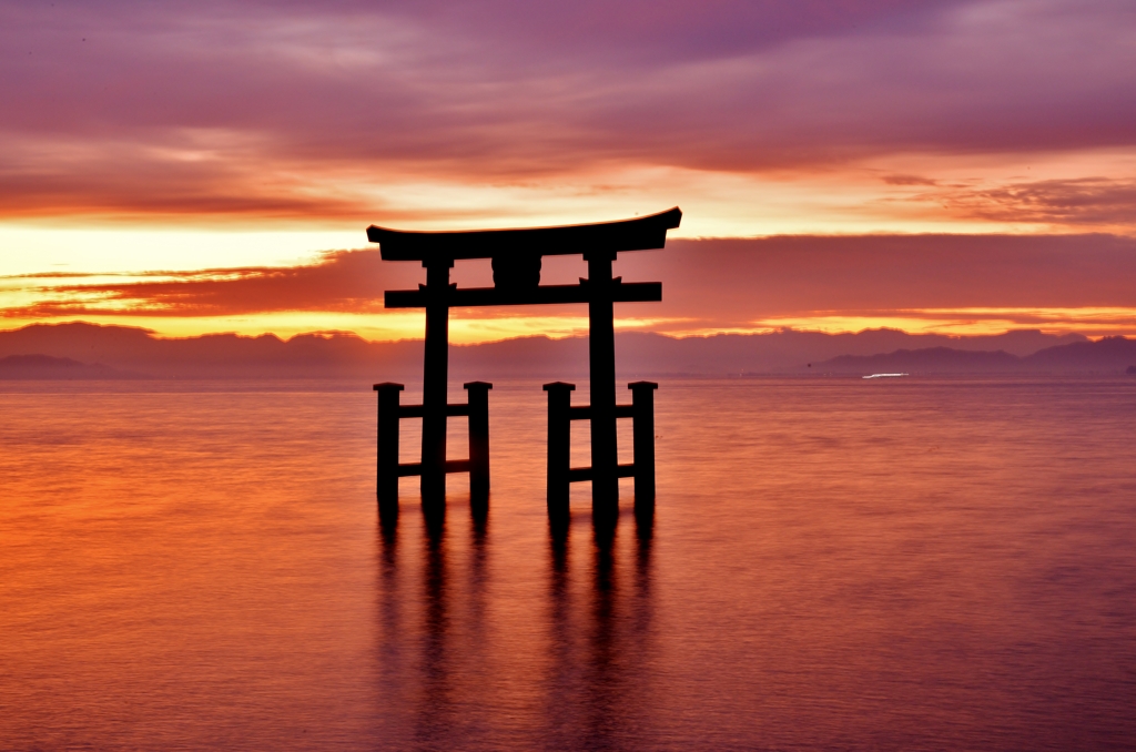 近江厳島の朝茜