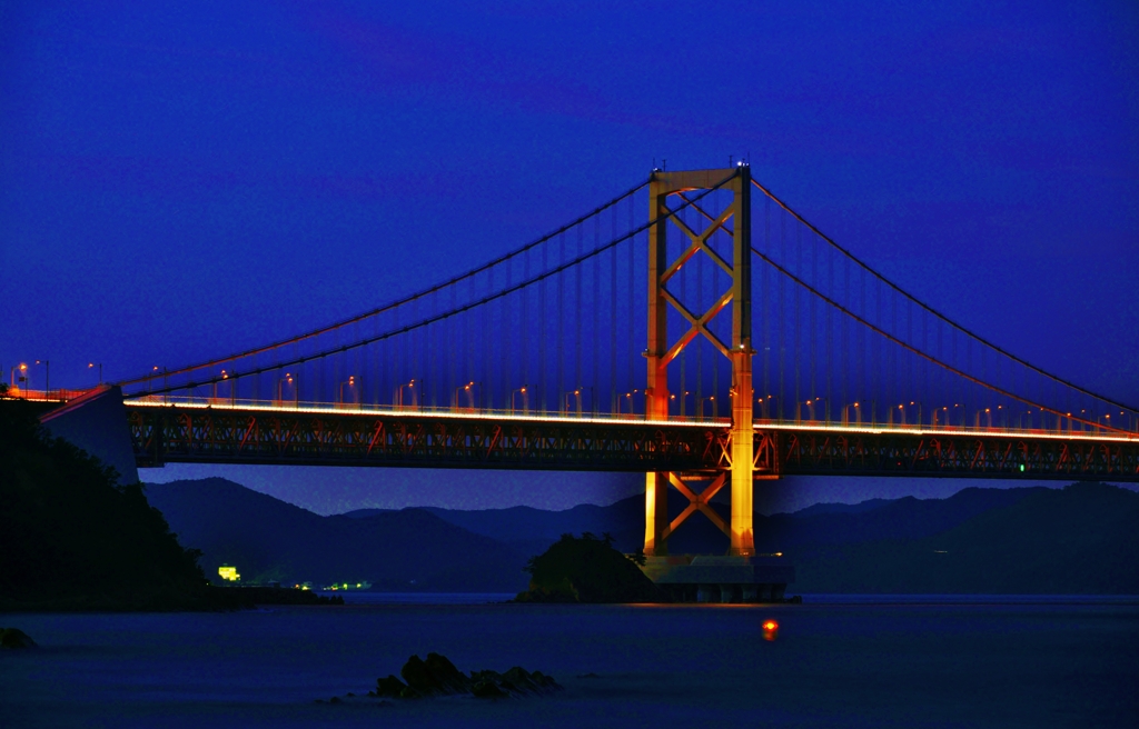 夕闇の大鳴門橋