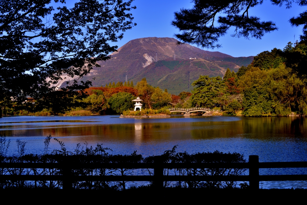 三島池秋景