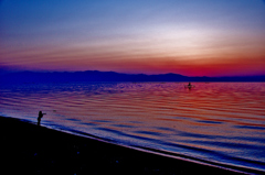 夕の湖