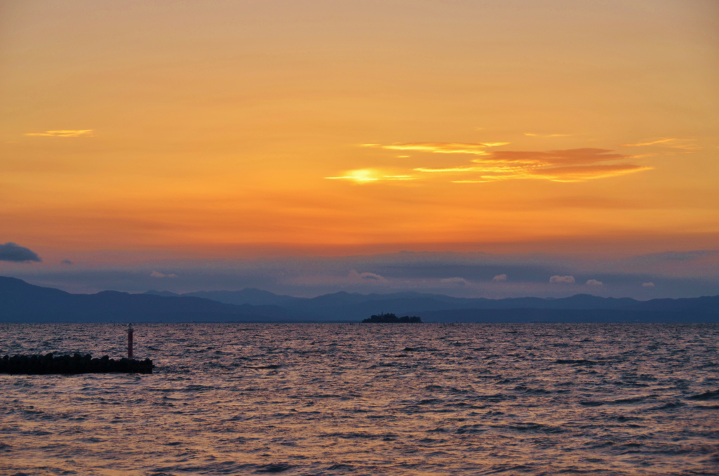 夕焼けの琵琶湖