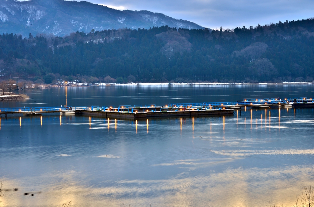 余呉湖灯り桟橋