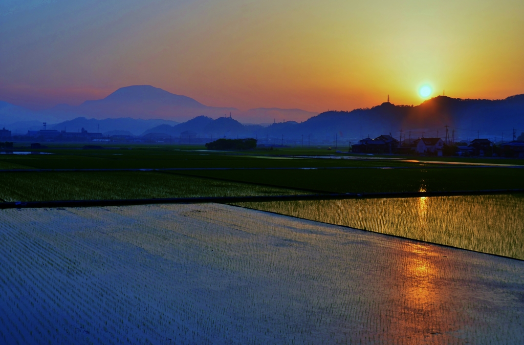 息吹きの朝景