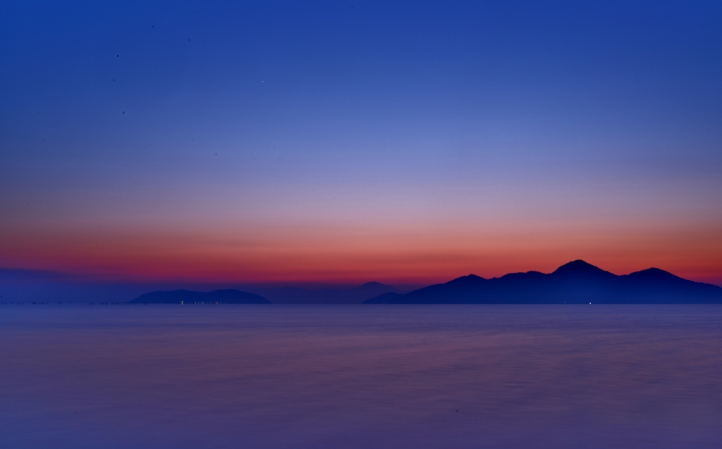 薄明の湖東