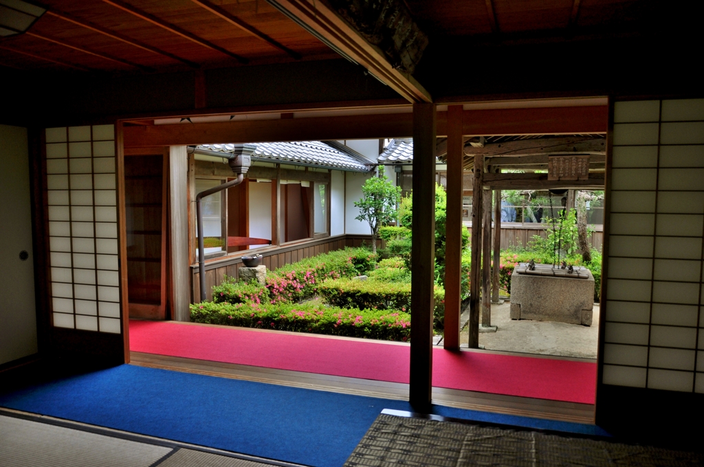 大地寺　中庭