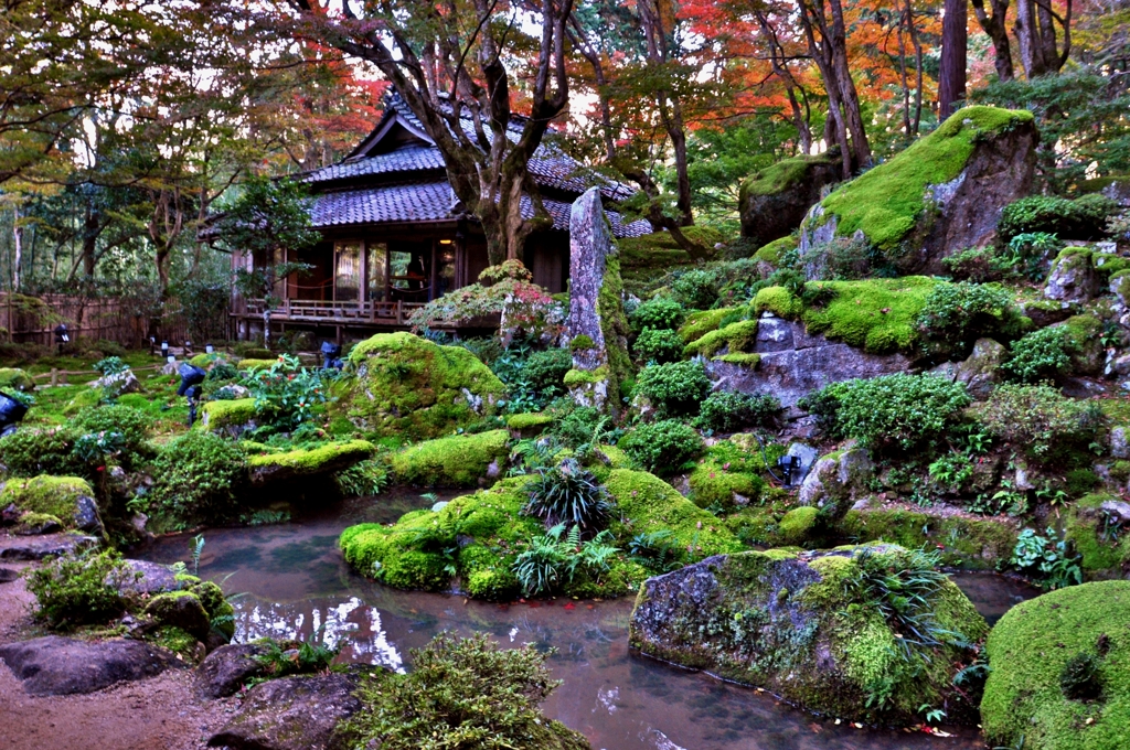 かくれ里「石の寺・教林坊」