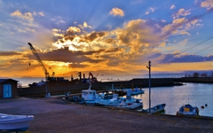 夕暮れの琵琶湖・磯漁港