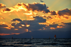 湖上の秋夕景