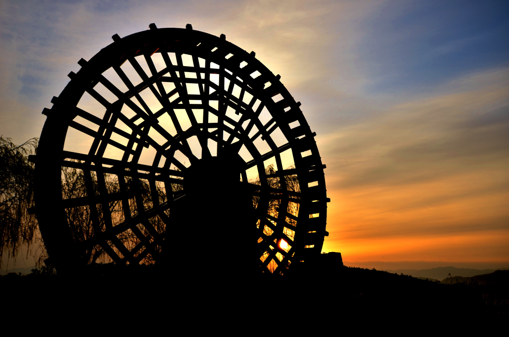 Morning of waterwheel