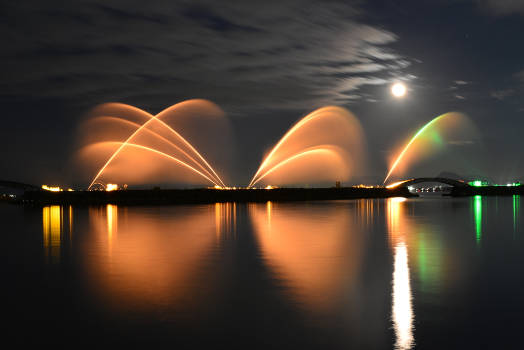 月夜のびわこ花噴水　Ⅴ