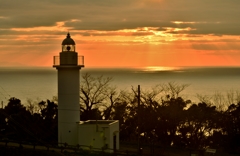 夕暮れの越前岬灯台
