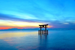 近江厳島の夜明け