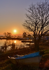 朝日の光景　伊庭内湖