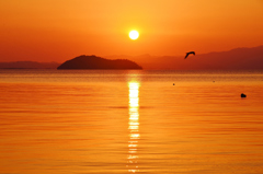 朝焼けの太陽