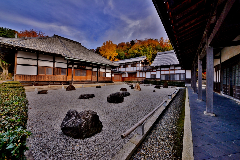 天寧寺らかん石庭と法堂