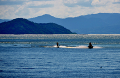 湖上の疾走　　湖東