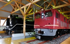 SL機関車とディーゼル機関車