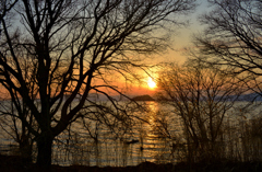 時が移る立春の夕景