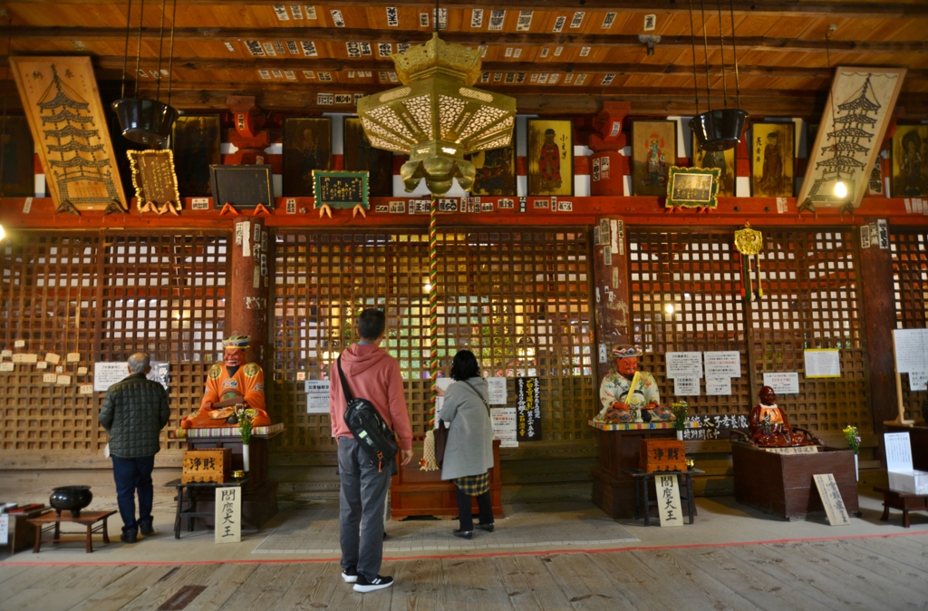 湖東三山百済寺　本堂内　8