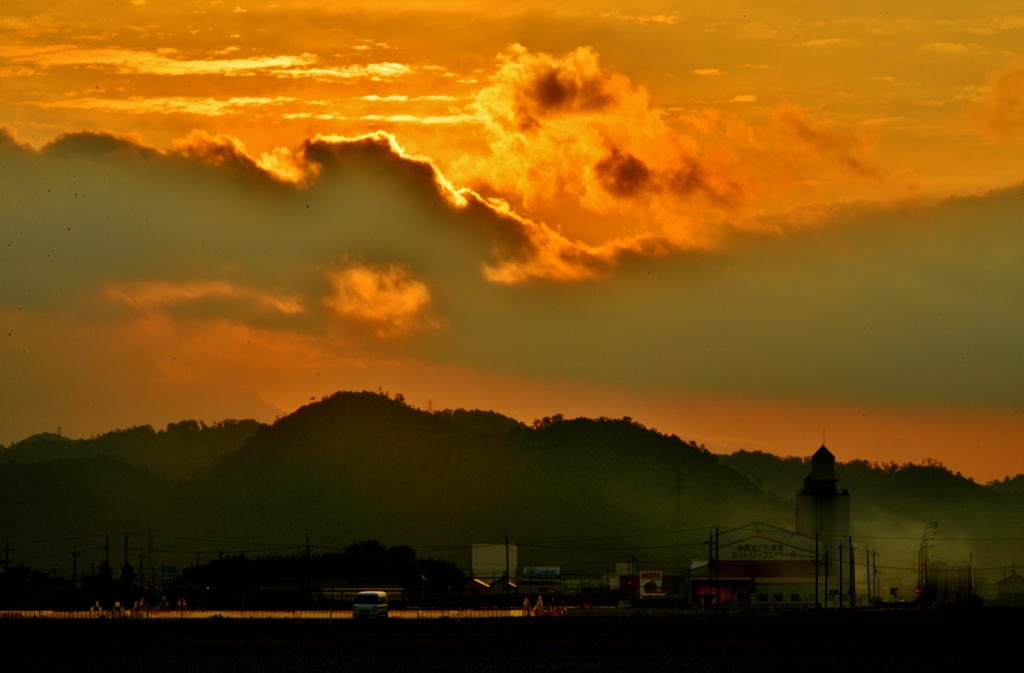 雲隠れ朝日