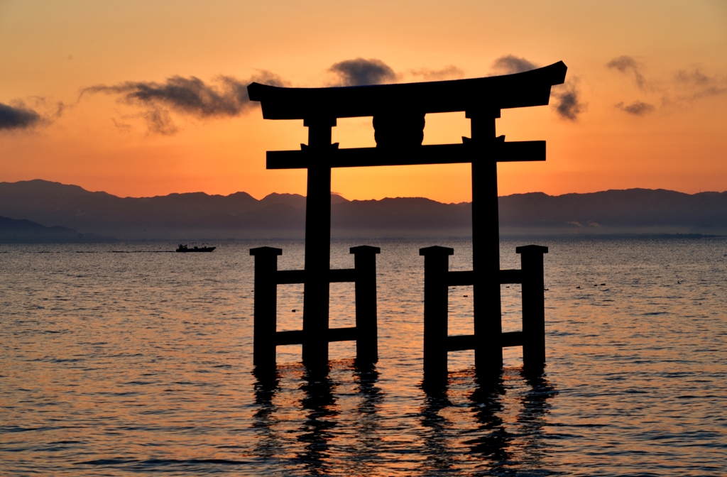 近江厳島夜明け