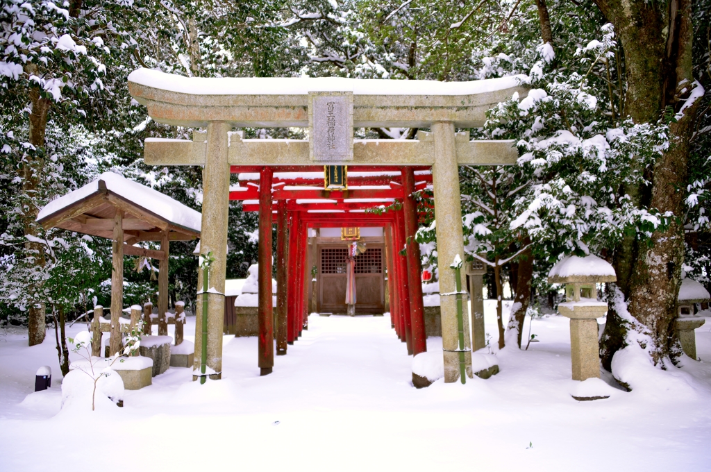 冨王稲荷神社雪景色