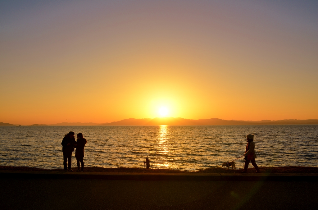 湖辺の夕散歩