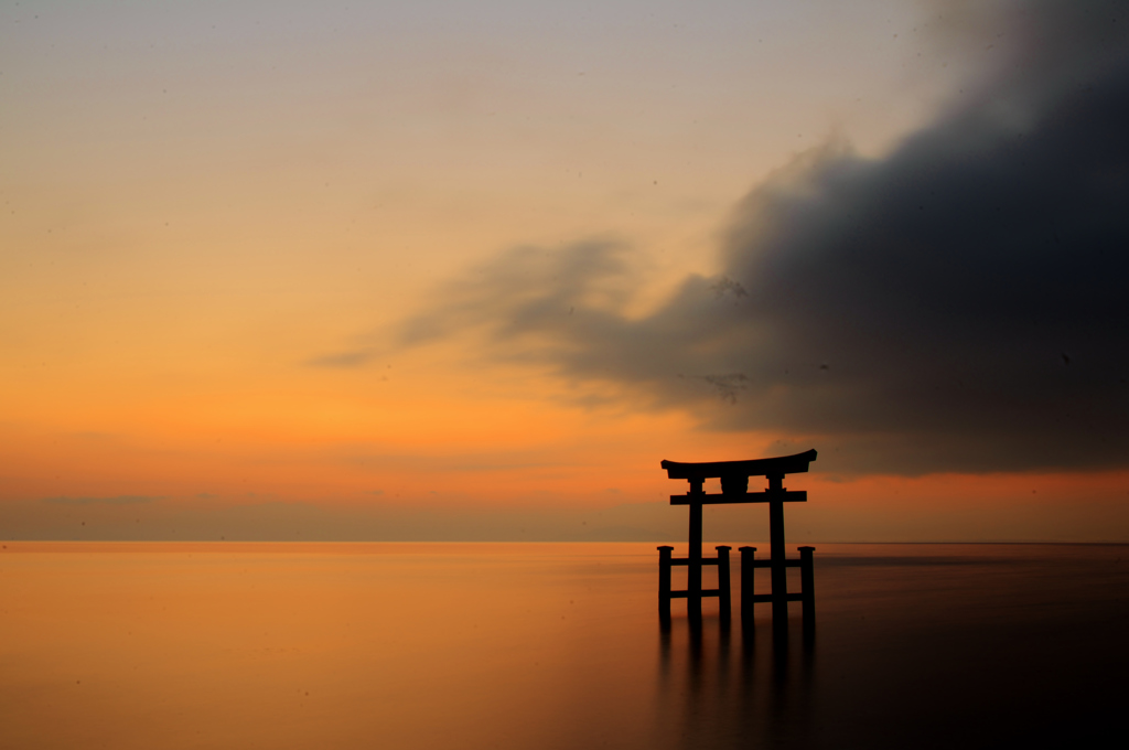 琵琶湖黎明