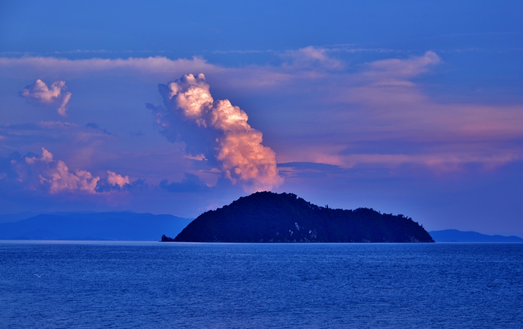 神の棲む島