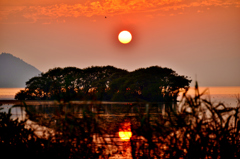 琵琶湖湖北の秋夕日