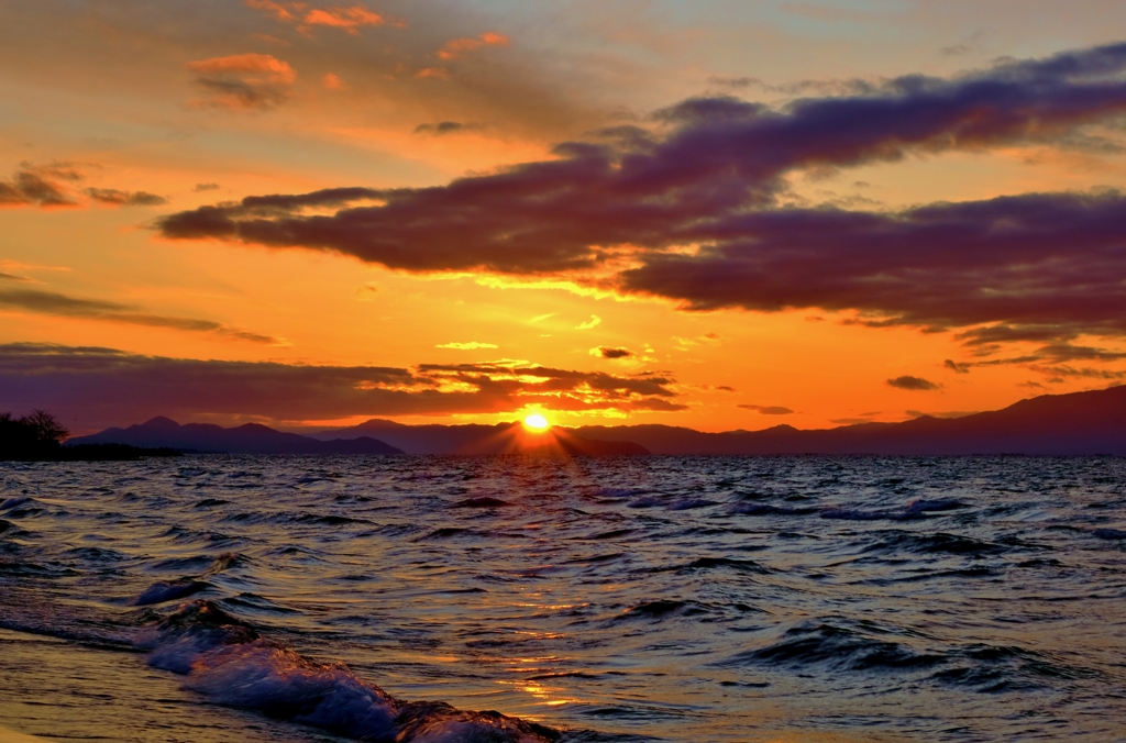 師走の夕日・琵琶湖
