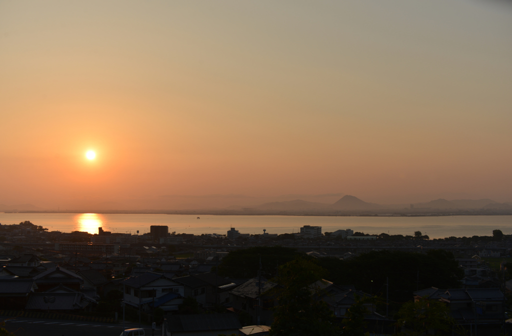 淡海（おうみ）の朝景