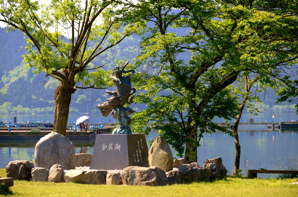 天女の羽衣伝説と神秘の湖