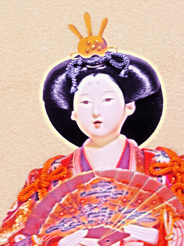 輝く雛人形