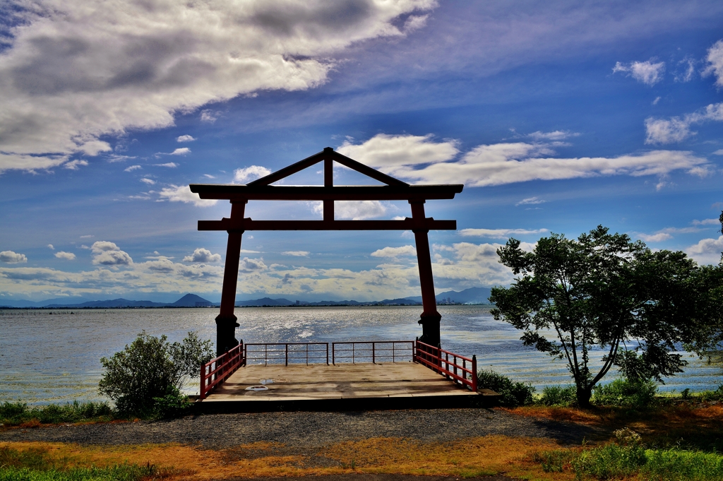 湖水山王鳥居