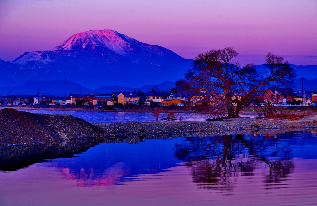 夕暮れのの伊吹山水景　2-1
