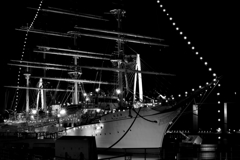 帆船海王丸夜景