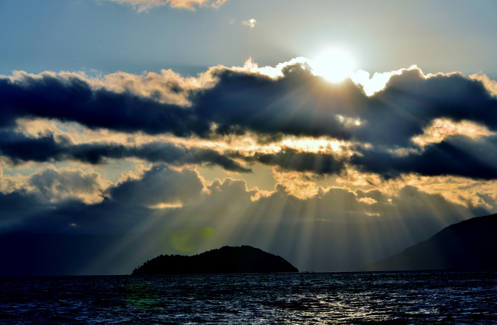 竹生島夕光芒