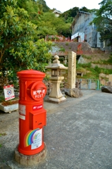 滋賀県道319号竹生島線の起点にある郵便ポスト
