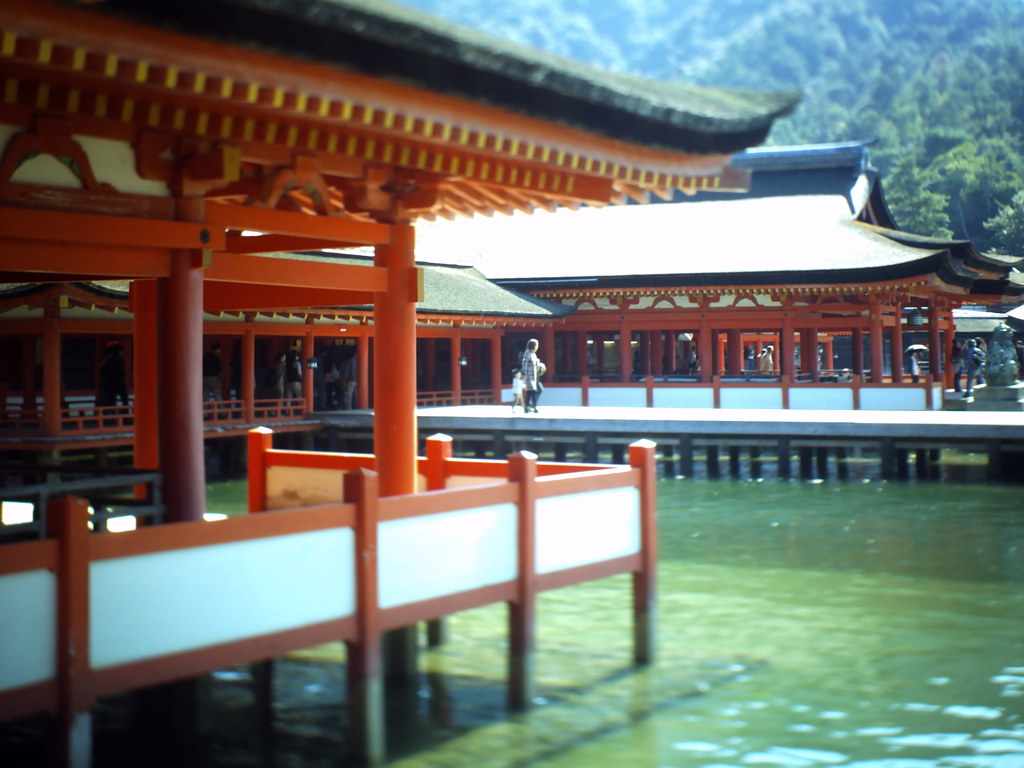 厳島神社。