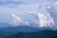 雲のトンネル