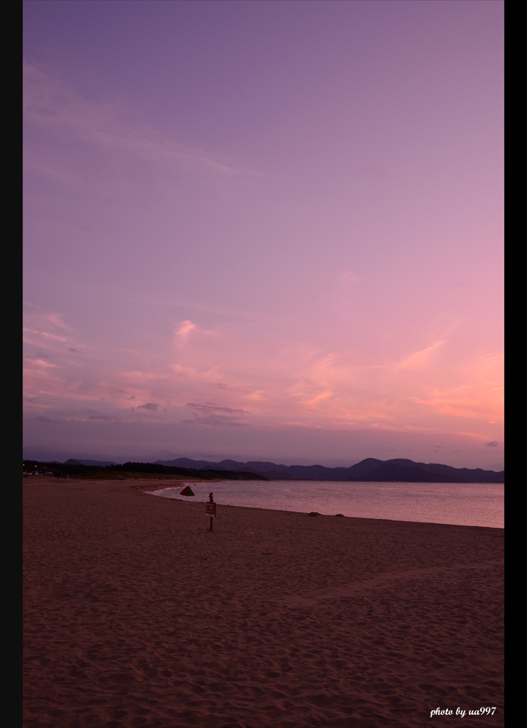 夕暮れの海岸線