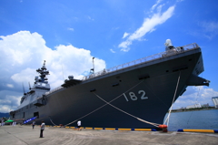 護衛艦いせ003