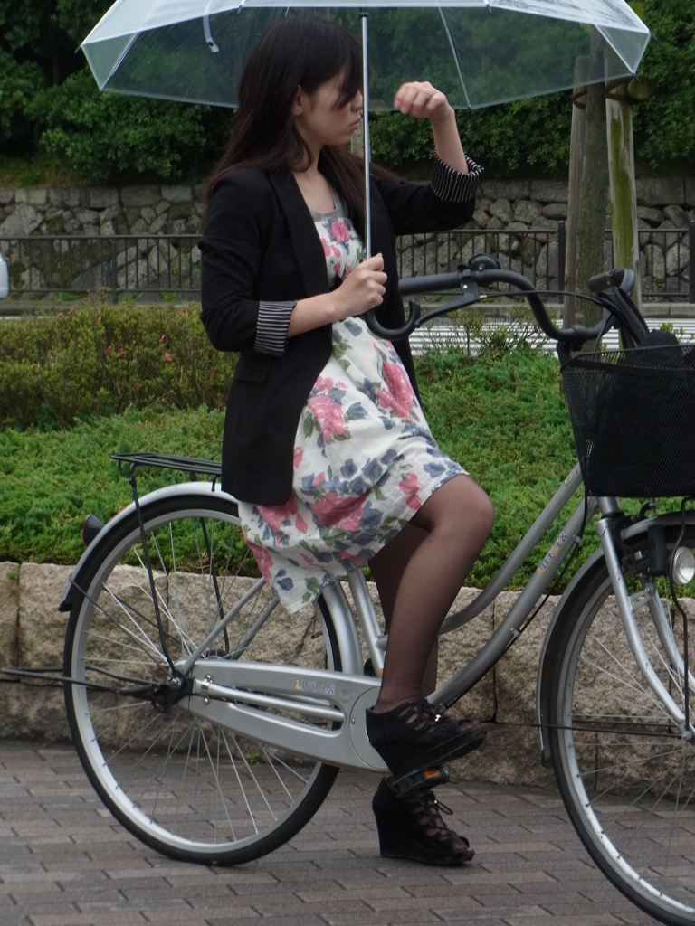 彼女と雨と自転車と