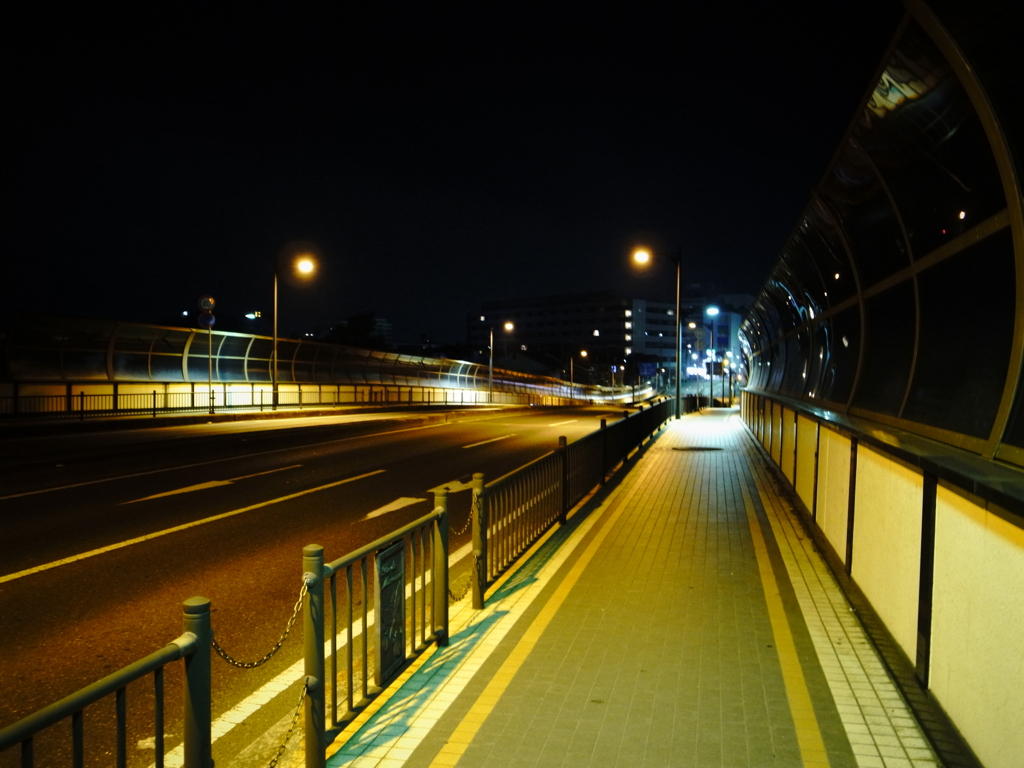 深夜の道路