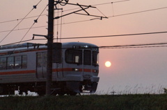 夕日と電車