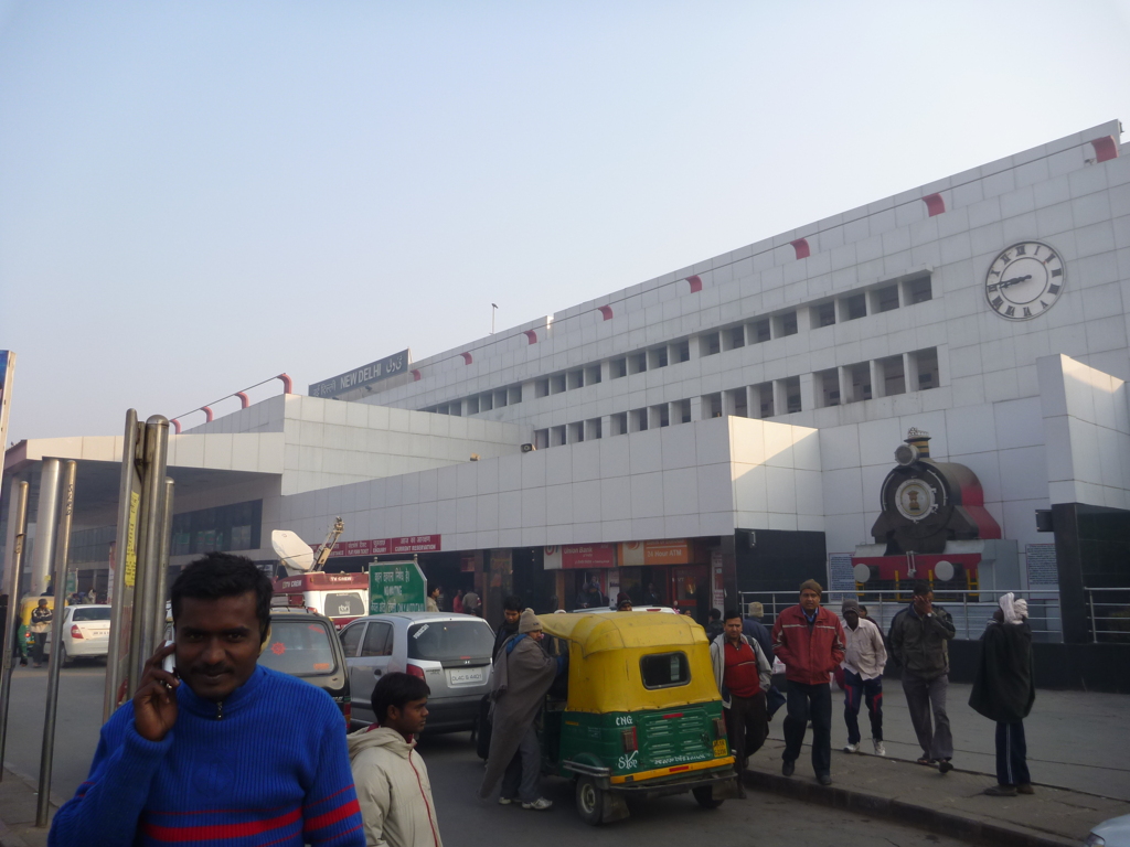 正解：ご存知 New Delhi Railway Station.