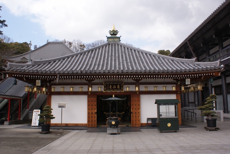 中山寺　五百羅漢堂