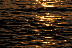 明石海峡と夕日