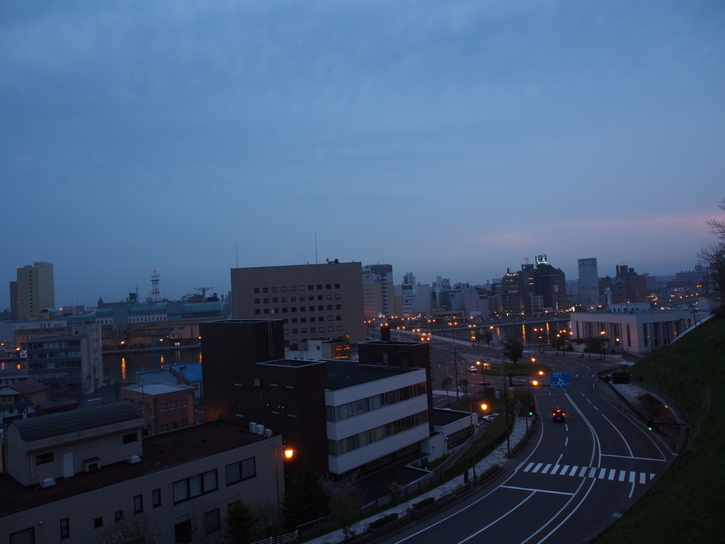 日の出見れるかと思ったら　この場所では見れなかった・・・・orz